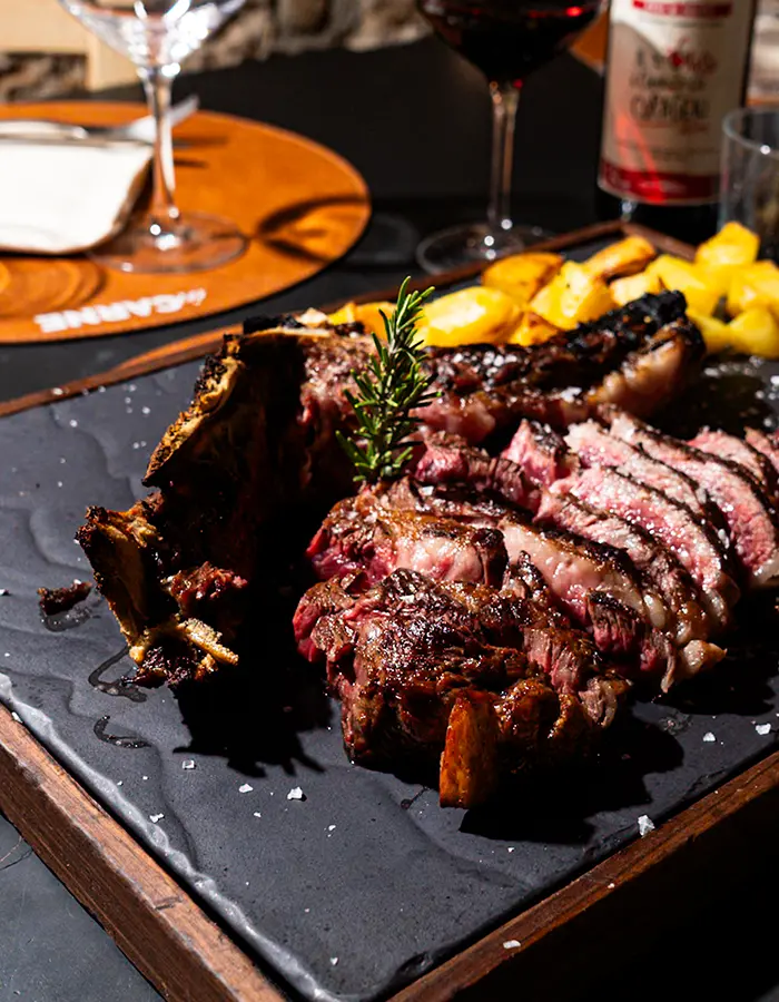 Taglio della carne al banco InCarne